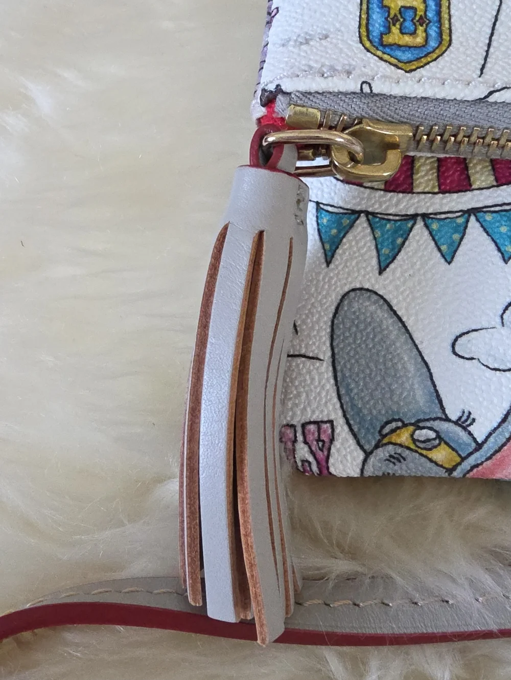 Dooney & Bourke adorable dooney